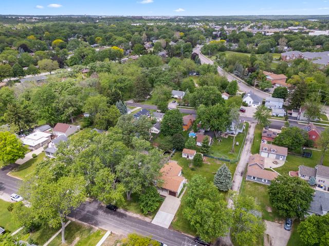 1406 Kaskaskia Avenue, Elgin, IL 60123