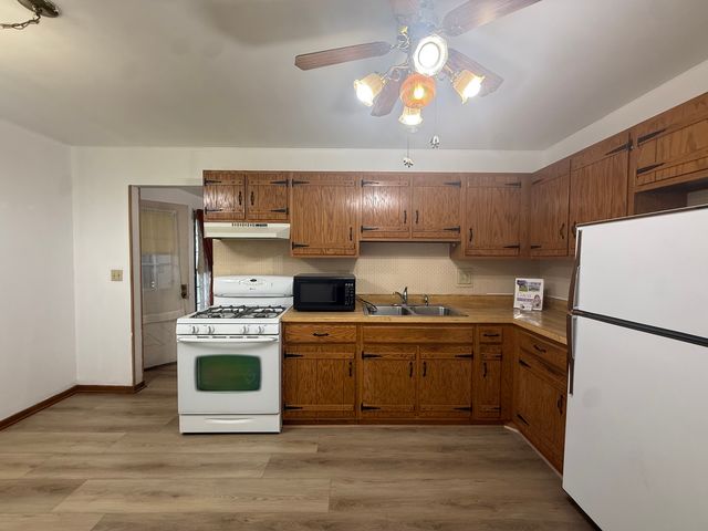 1406 Kaskaskia Avenue, Elgin, IL 60123