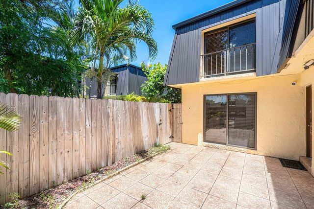 2453 Waterside Drive, Lake Worth, FL 33461