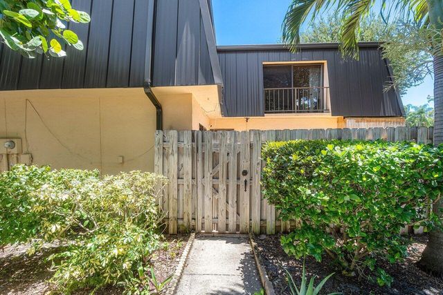2453 Waterside Drive, Lake Worth, FL 33461