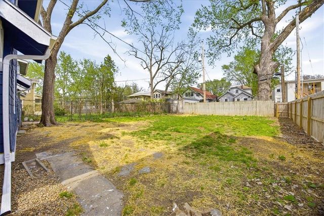 4011 State Line Road, Kansas City, MO 64111