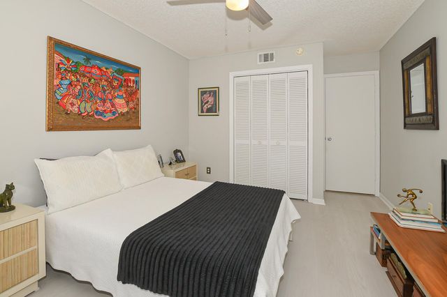 950 S Kanner Highway 905, Stuart, FL 34994