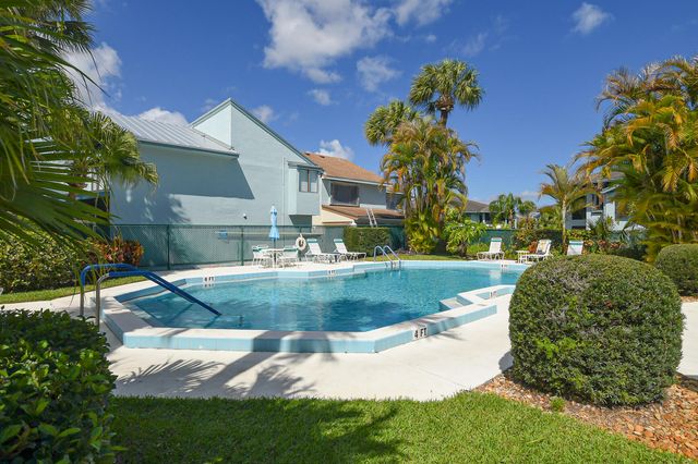 950 S Kanner Highway 905, Stuart, FL 34994