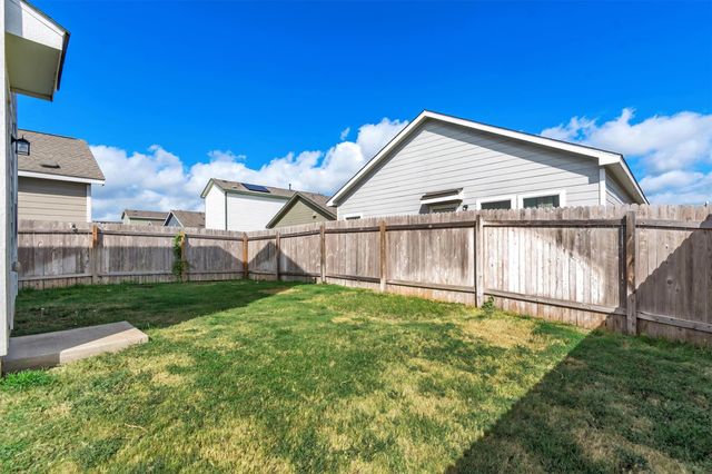 231 Gabbro GDNS, Maxwell, TX 78656