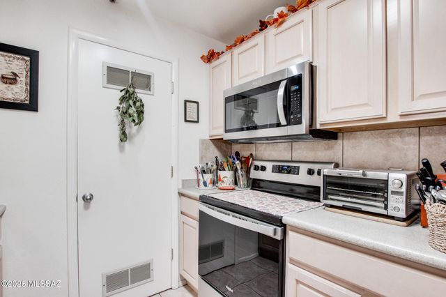 625 S Prudence Rd Apt 203, Tucson, AZ 85710