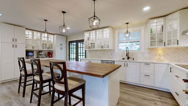 463 Walton Ferry Rd, Hendersonville, TN 37075