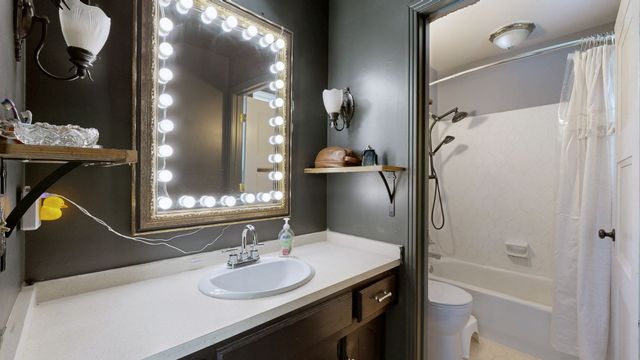 463 Walton Ferry Rd, Hendersonville, TN 37075