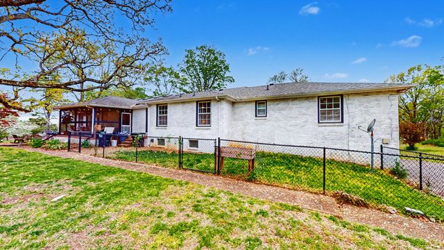 463 Walton Ferry Rd, Hendersonville, TN 37075