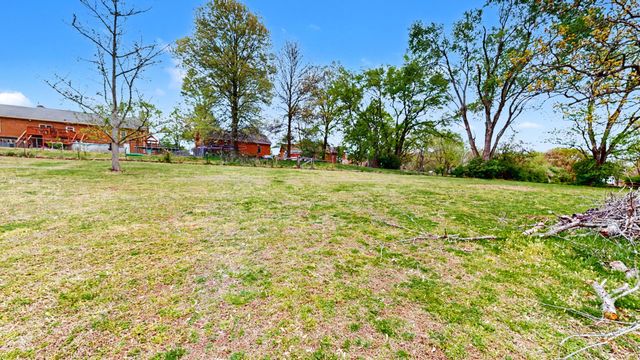 463 Walton Ferry Rd, Hendersonville, TN 37075