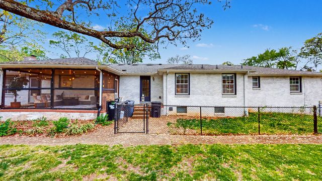 463 Walton Ferry Rd, Hendersonville, TN 37075