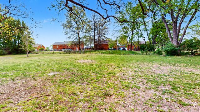 463 Walton Ferry Rd, Hendersonville, TN 37075