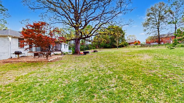 463 Walton Ferry Rd, Hendersonville, TN 37075
