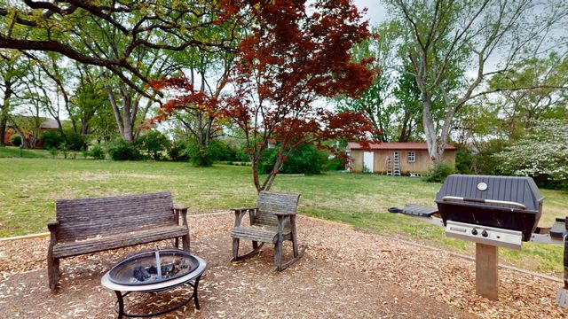 463 Walton Ferry Rd, Hendersonville, TN 37075