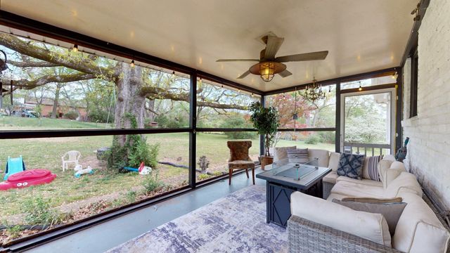 463 Walton Ferry Rd, Hendersonville, TN 37075