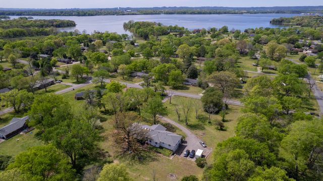 463 Walton Ferry Rd, Hendersonville, TN 37075