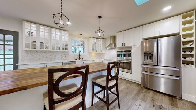 463 Walton Ferry Rd, Hendersonville, TN 37075