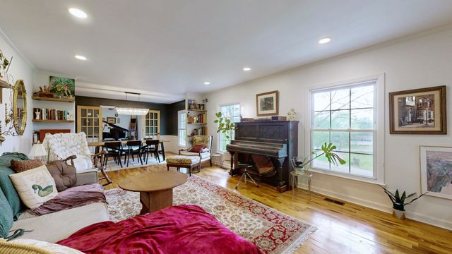 463 Walton Ferry Rd, Hendersonville, TN 37075