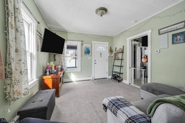 62 High St, Franklin Boro, NJ 07416