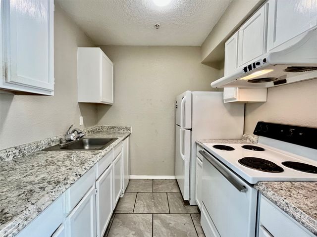 701 W Sycamore Street 109, Denton, TX 76201