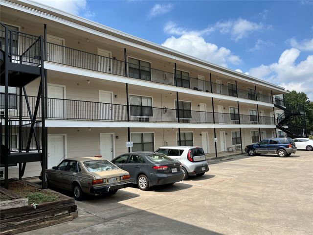 701 W Sycamore Street 109, Denton, TX 76201