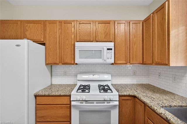 431 Overbrook Meadow Court, Kernersville, NC 27284