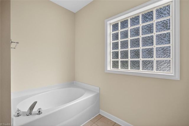 431 Overbrook Meadow Court, Kernersville, NC 27284
