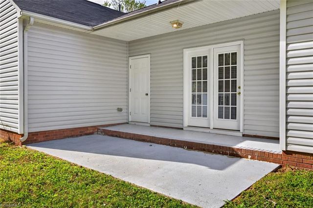 431 Overbrook Meadow Court, Kernersville, NC 27284