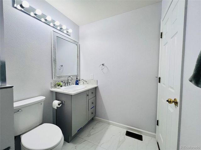 16184 E Hinsdale Ave, Aurora, CO 80016