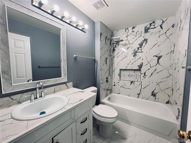16184 E Hinsdale Ave, Aurora, CO 80016
