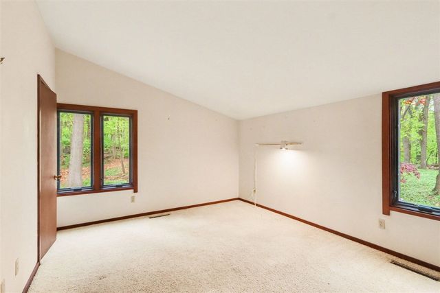 1000 Carolee Lane, Kalamazoo, MI 49008