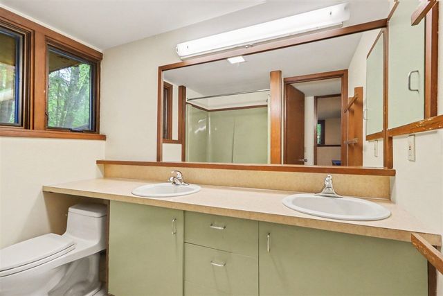 1000 Carolee Lane, Kalamazoo, MI 49008