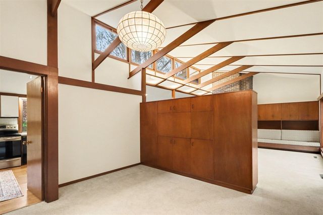 1000 Carolee Lane, Kalamazoo, MI 49008