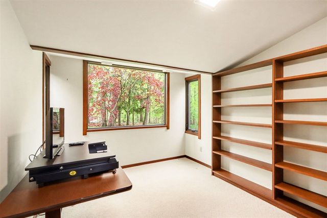 1000 Carolee Lane, Kalamazoo, MI 49008