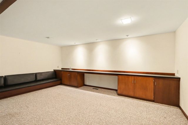 1000 Carolee Lane, Kalamazoo, MI 49008