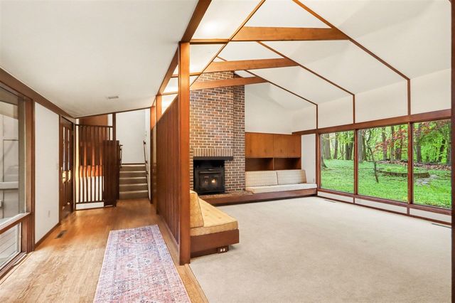 1000 Carolee Lane, Kalamazoo, MI 49008