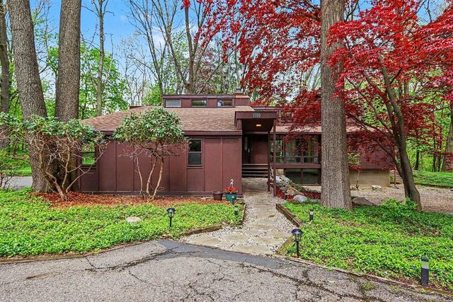 1000 Carolee Lane, Kalamazoo, MI 49008