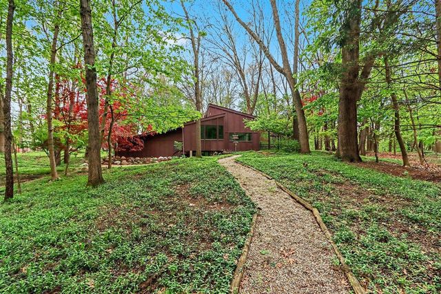 1000 Carolee Lane, Kalamazoo, MI 49008
