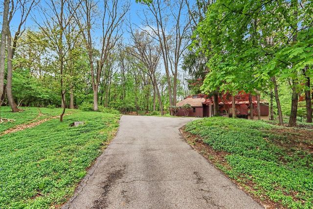 1000 Carolee Lane, Kalamazoo, MI 49008