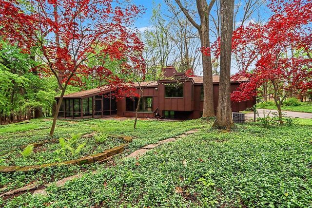 1000 Carolee Lane, Kalamazoo, MI 49008