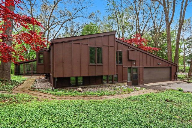 1000 Carolee Lane, Kalamazoo, MI 49008