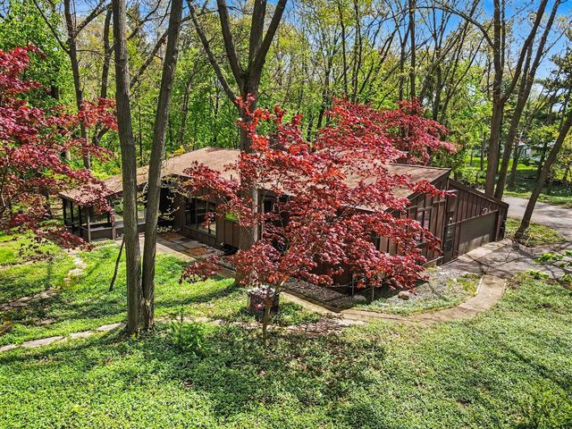 1000 Carolee Lane, Kalamazoo, MI 49008