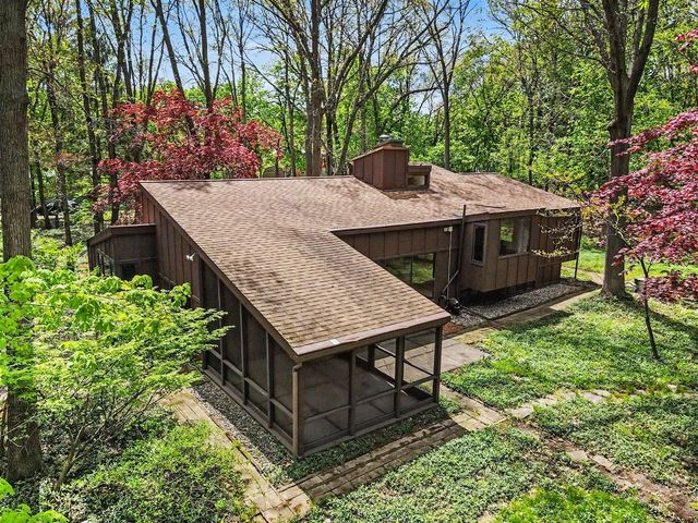 1000 Carolee Lane, Kalamazoo, MI 49008