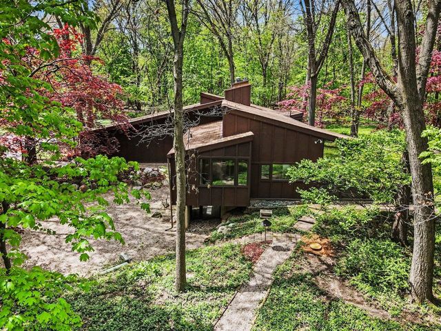 1000 Carolee Lane, Kalamazoo, MI 49008