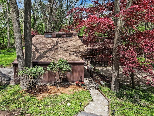 1000 Carolee Lane, Kalamazoo, MI 49008