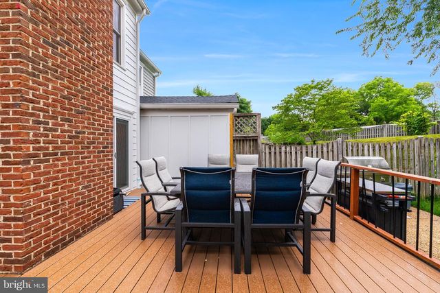 215 ANDOVER CT NE, Leesburg, VA 20176