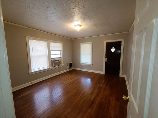 5707 ROSS Avenue, Dallas, TX 75206