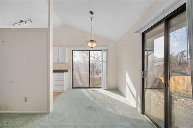 10872 Bradshaw Street, Overland Park, KS 66210