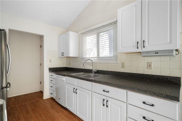 10872 Bradshaw Street, Overland Park, KS 66210