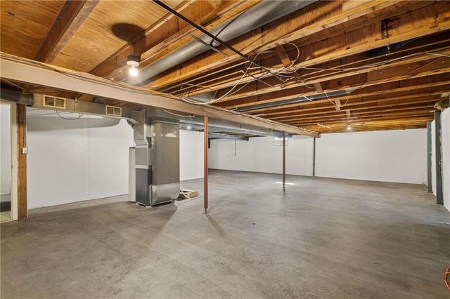 10872 Bradshaw Street, Overland Park, KS 66210