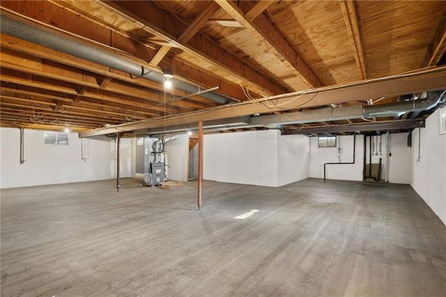 10872 Bradshaw Street, Overland Park, KS 66210